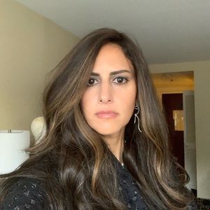 Meet your Posher, Hana